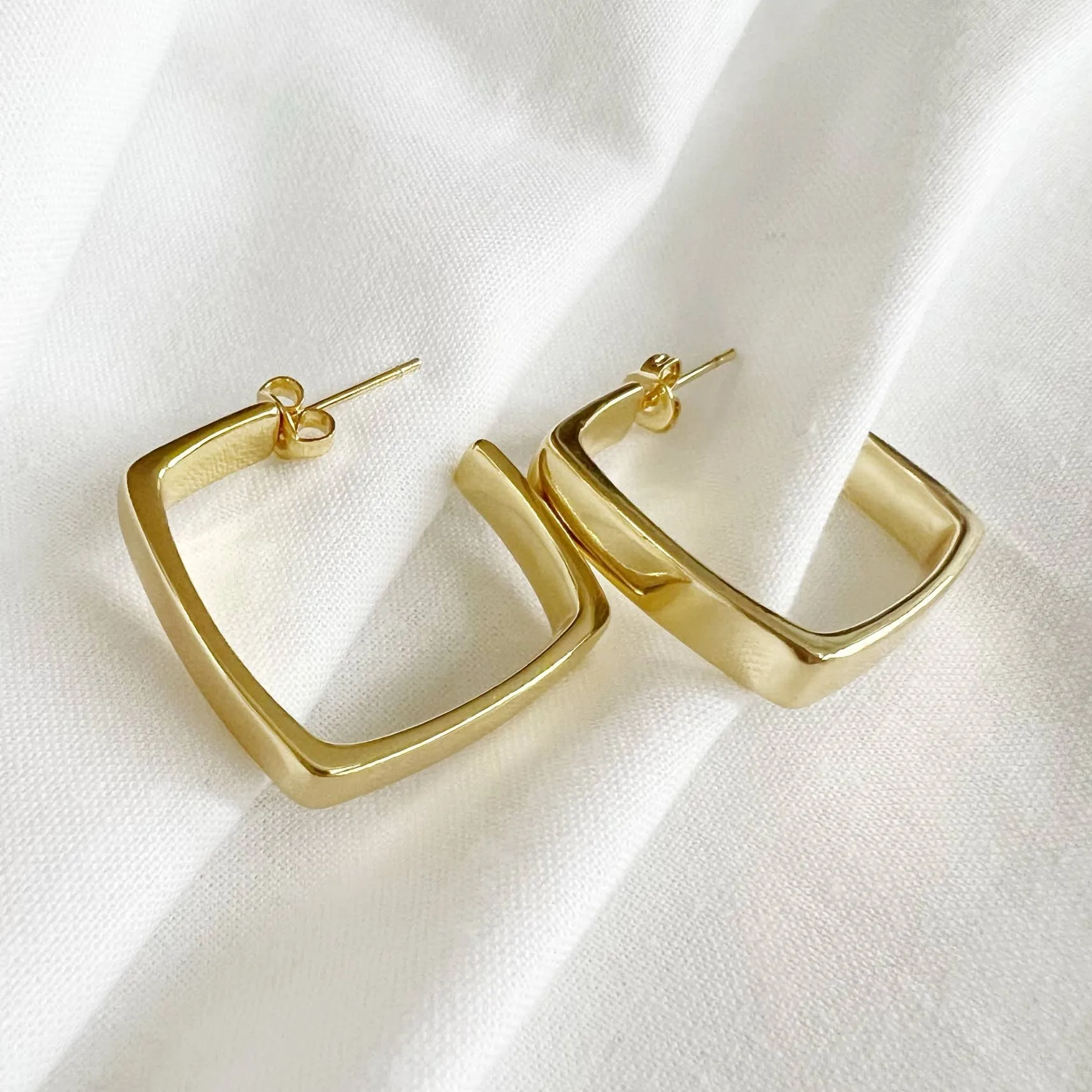 ARIES GEOMETRIC SQUARE HOOP EARRINGS | GOLD FILLED